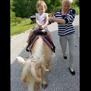 Meet your Posher, Lorinda